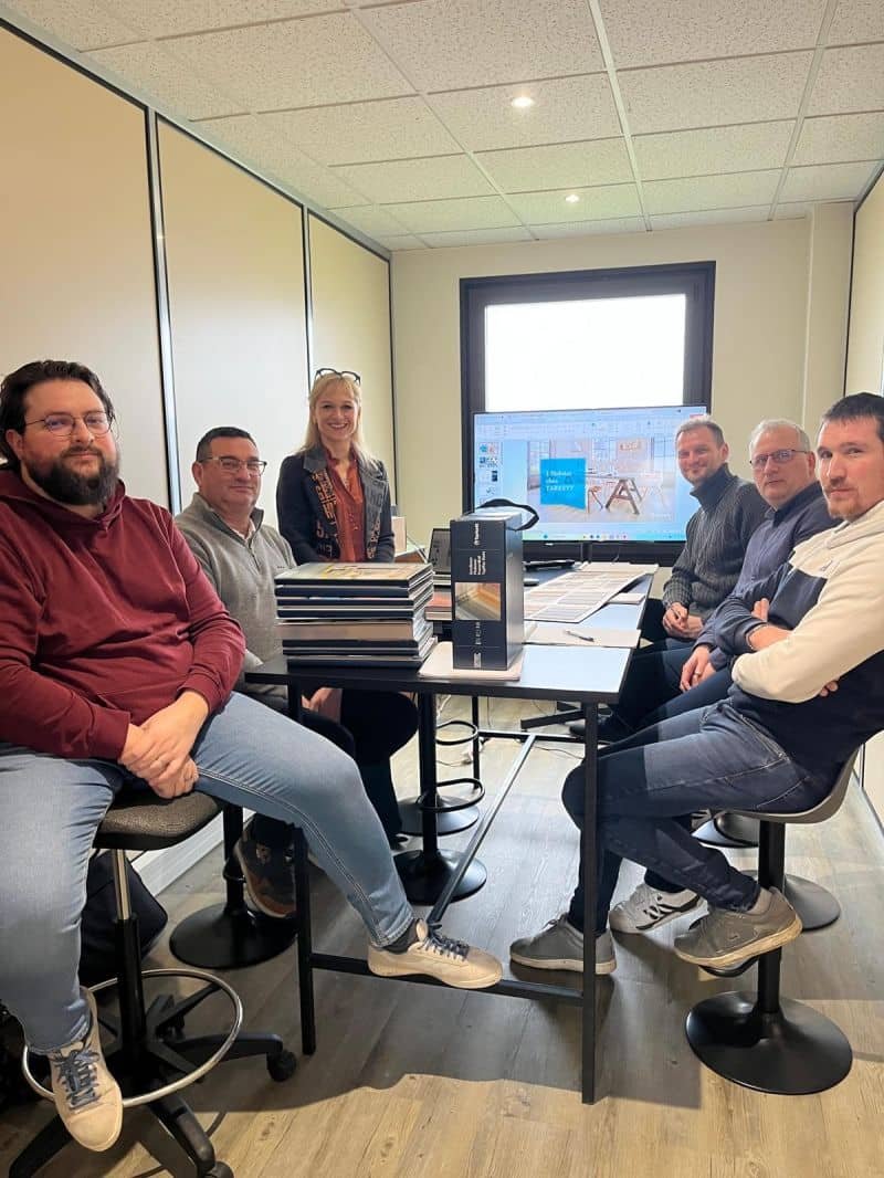 Mardi 29 janvier, nous avons eu le plaisir d’accueillir Maggy Vincent, chargée d’affaires prescription santé, enseignement et tertiaire chez Tarkett.